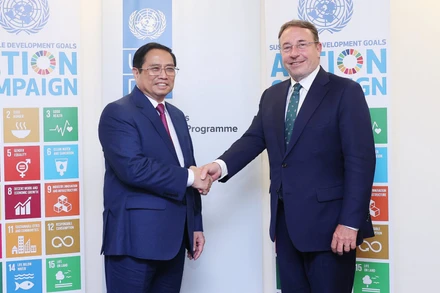 Thủ tướng Chính phủ Phạm Minh Chính gặp Tổng Giám đốc Chương trình Phát triển Liên hợp quốc (UNDP) Achim Steiner. (Ảnh: chinhphu.vn)