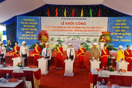 Lễ khởi công dự án đường kết nối từ đường phía Tây tỉnh (ĐT.638) đến đường ven biển (ĐT.639) trên địa bàn huyện Phù Mỹ, tỉnh Bình Định.