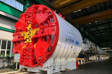 Khiên đào của máy TBM “Thần tốc” sắp được đưa xuống tầng đáy ga ngầm S9-Kim Mã.