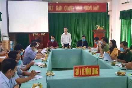 Quang cảnh buổi làm việc của Viện Pasteur TP Hồ Chí Minh với lãnh đạo tỉnh Vĩnh Long vào trưa ngày 27-12.