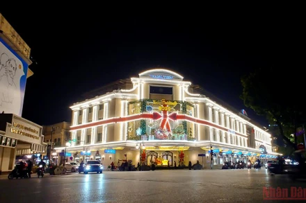 Hà Nội lung linh chào đón Giáng sinh 2020