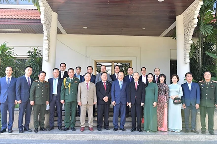 Đại sứ quán Việt Nam tại Thái Lan chúc mừng Quốc khánh Lào.