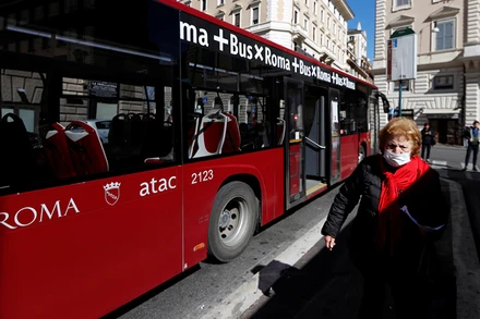 Italy sẽ đặt trong tình trạng là “vùng đỏ” dịp Giáng sinh 2020 và Năm mới 2021. Ảnh: Reuters