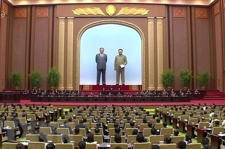 Các đại biểu tham dự một kỳ họp của Hội đồng Nhân dân Tối cao (tức Quốc hội Triều Tiên). (Ảnh: Yonhap/TTXVN)