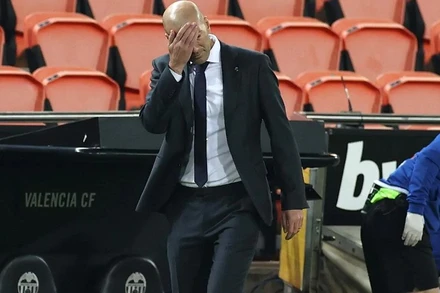 Zidane đang bất lực để đưa Real đi đúng hướng. (Nguồn: Getty Images)