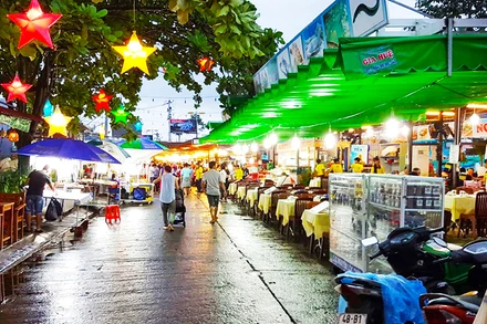 Một góc khu chợ đêm trên huyện đảo Phú Quốc. Ảnh: Cổng thông tin điện tử đảo Phú Quốc.