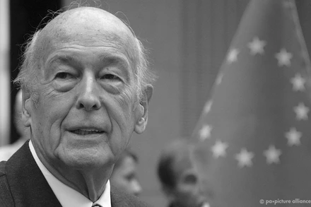 Ông Valéry Giscard d'Estaing. 