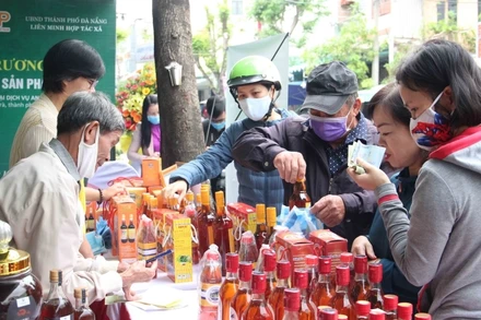 Tiêu dùng trong nước phục hồi góp phần thúc đẩy kinh tế Việt Nam tăng trưởng nhanh trong quý III năm 2020. (Ảnh minh họa)