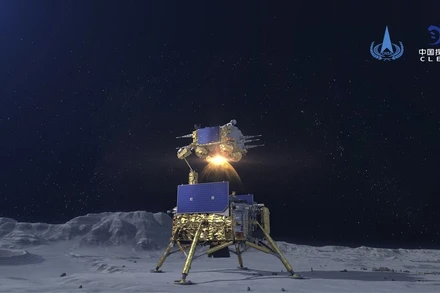 Hình ảnh đồ họa mô phỏng tàu đổ bộ của tàu thăm dò mặt trăng Hằng Nga 5 hạ cánh lên mặt trăng để lấy mẫu đất. Ảnh: Cục Vũ trụ quốc gia Trung Quốc/Tân Hoa Xã.