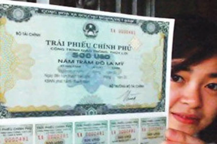 Lãi suất tiếp tục giảm, vẫn có hơn 12 nghìn tỷ đồng “đổ” vào TPCP