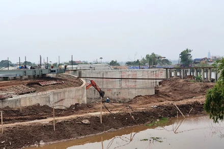Công trường xây dựng âu Kim Đài ở Ninh Bình.