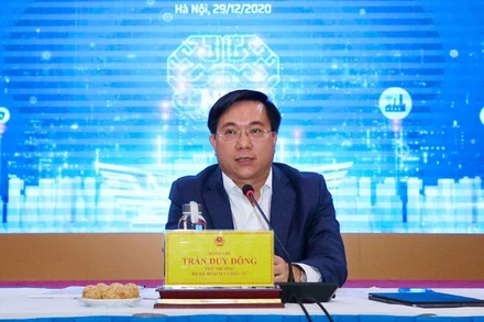 Thứ trưởng KHĐT Trần Duy Đông chủ trì buổi họp báo. (Ảnh: Bộ KHĐT)