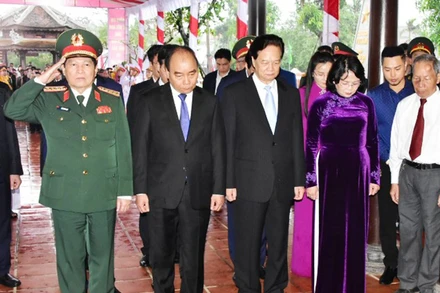 Lãnh đạo Đảng, Nhà nước tưởng niệm Chủ tịch nước, Đại tướng Lê Đức Anh.