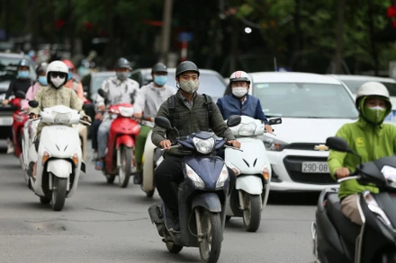 Theo Trung tâm Dự báo KTTV quốc gia, hôm nay (2-12) các tỉnh Bắc Bộ ngày nắng, đêm không mưa, trời tiếp tục rét với nhiệt độ vùng núi cao có nơi dưới 11 độ C.