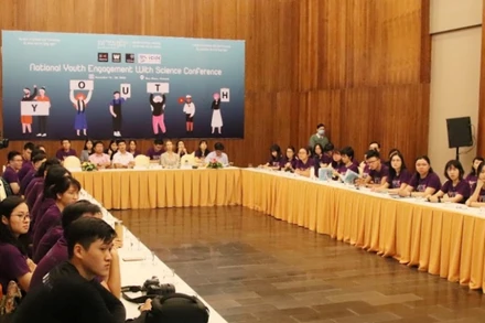 Một số hình ảnh của Hội nghị toàn quốc “Thanh niên và kết nối khoa học trong cộng đồng”.