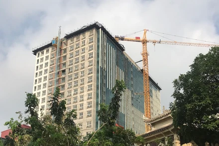 Công trình 8B phố Lê Trực, phường Điện Biên, quận Ba Đình. 