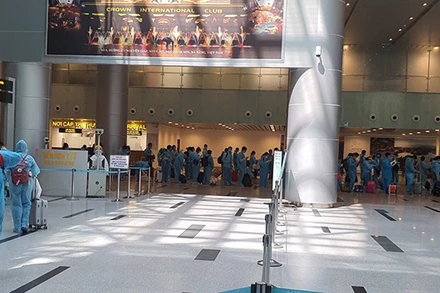 Các công dân được đưa về khu vực cách ly.