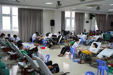 Sinh viên Đà Nẵng chia sẻ hơn 400 đơn vị máu.
