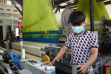 Sản xuất công nghiệp tại Cụm công nghiệp Phùng Xá, huyện Mỹ Đức, Hà Nội.