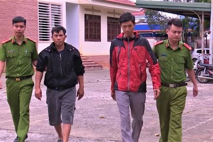 Hai đối tượng Sĩ và Cẩn tại Công an TP Buôn Ma Thuột.