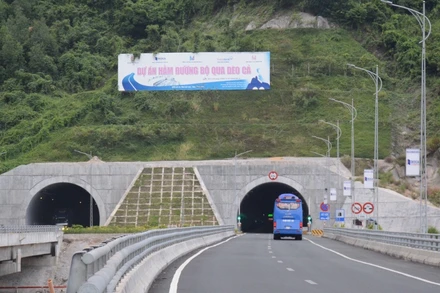 Công trình hầm đường bộ qua Đèo Cả.