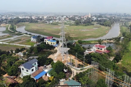 Hoàn thành nâng tải Đường dây 220 kV Hòa Bình - Hà Đông 1.