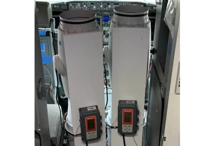 Máy khử trùng bằng nhiệt trên máy bay.