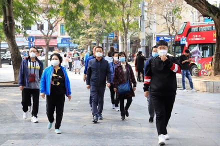 Nhiều người dân đã có ý thức đeo khẩu trang tại nơi công cộng