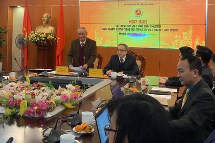 Họp báo về Lễ công bố và trao Giải thưởng “Sản phẩm công nghệ số Make in Viet Nam” năm 2020. 