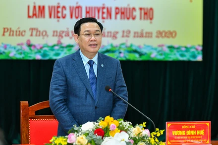 Đồng chí Vương Đình Huệ,Ủy viên Bộ Chính trị, Bí thư Thành ủy phát biểu ý kiến tại buổi làm việc. Ảnh: DUY LINH