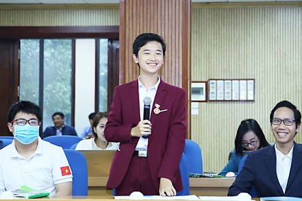 Một số điển hình tiên tiến dự Đại hội trao đổi, nêu ý kiến tại buổi họp báo.