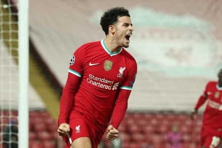 C. Jones ghi bàn thắng duy nhất cho Liverpool.