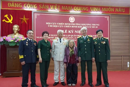 Bà Nguyễn Thị Thìn họp hội cựu chiến binh.