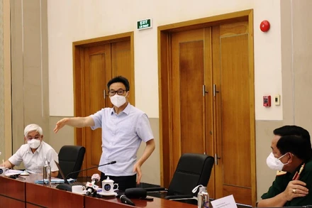 Phó Thủ tướng Chính phủ Vũ Đức Đam kiểm tra và làm việc với lãnh đạo tỉnh Bình Dương về công tác phòng, chống dịch Covid-19.