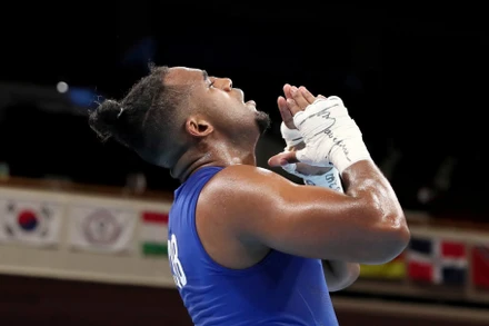 Arlen Lopez giành huy chương Vàng quyền Anh tại Olympic Tokyo. (Ảnh: Reuters)