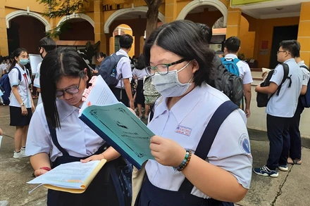 Các thí sinh tham gia kỳ tuyển sinh vào lớp 10 công lập năm 2020 tại TP Hồ Chí Minh.