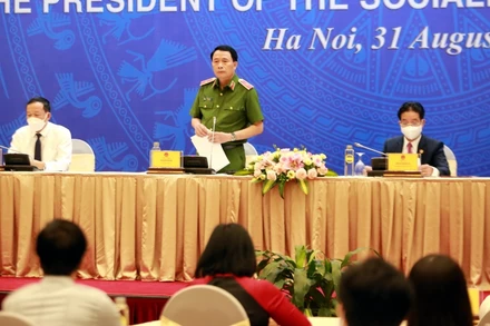 Thiếu tướng Lê Quốc Hùng, Thứ trưởng Công an, Ủy viên Thường trực Hội đồng Tư vấn đặc xá năm 2021 phát biểu tại buổi họp báo.