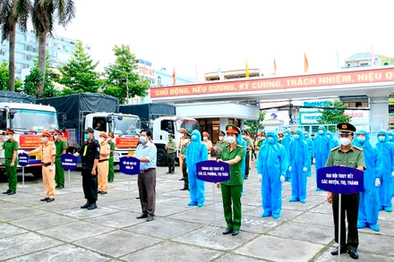 Ra mắt lực lượng truy vết nhanh.