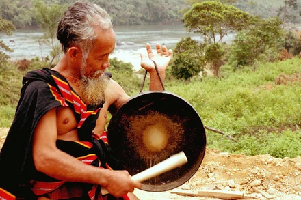 Già làng Ê Ðê. Ảnh: THANH LỘC 