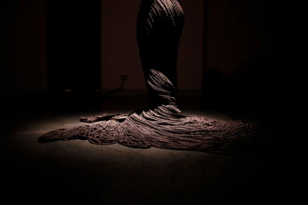 Một cảnh dàn dựng trong vở diễn "Cái Tổ".