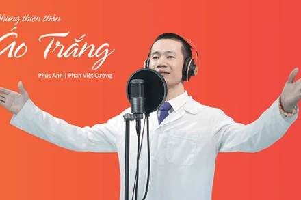 Nhà báo Phúc Anh trong MV. (Ảnh: Nhân vật cung cấp)