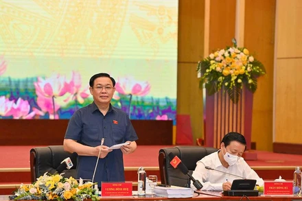 Chủ tịch Quốc hội Vương Đình Huệ phát biểu tại buổi làm việc. Ảnh: DUY LINH