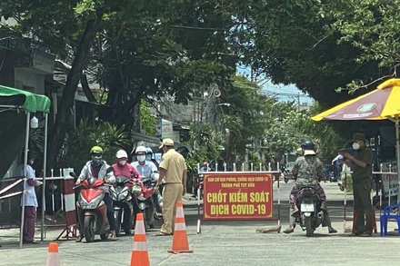 TP Tuy Hòa lập 10 tổ tuần tra 24/24 xử lý nghiêm vi phạm ra đường khi không cần thiết. 