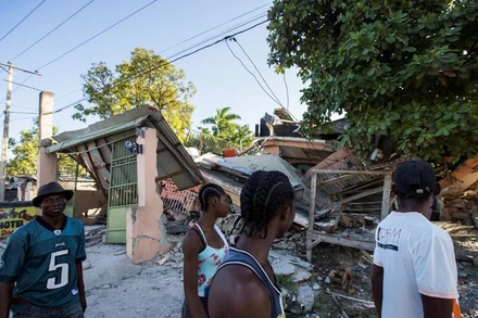 Hàng trăm nhà ở tại Haiti bị sập sau trận động đất ngày 14/8. (Ảnh: Reuters)