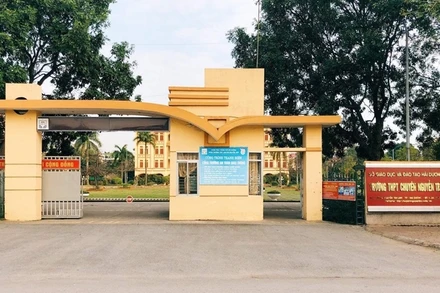 Trường THPT chuyên Nguyễn Trãi (Hải Dương).
