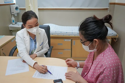 Các sản phụ cần được tư vấn kỹ trước khi tiêm vaccine phòng Covid-19. 