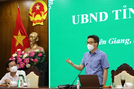 Phó Thủ tướng Vũ Đức Đam tại buổi làm việc.