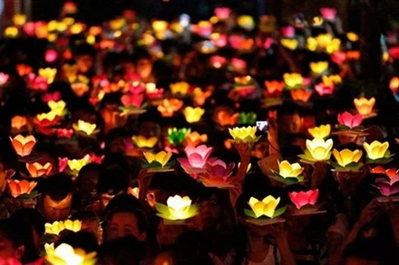 Nếu mọi năm, Vu Lan là dịp các chùa tổ chức nhiều nghi lễ tôn giáo thì năm nay, lễ Vu Lan được tổ chức theo hình thức trực tuyến.