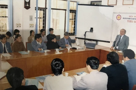 GS, TSKH Nguyễn Minh Chương chủ trì hội thảo khoa học tại Trường đại học Sư phạm Hà Nội 2.