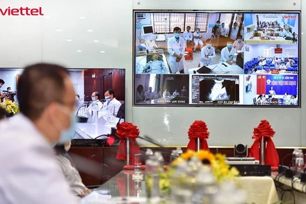 Hội chẩn qua nền tảng Telehealth.